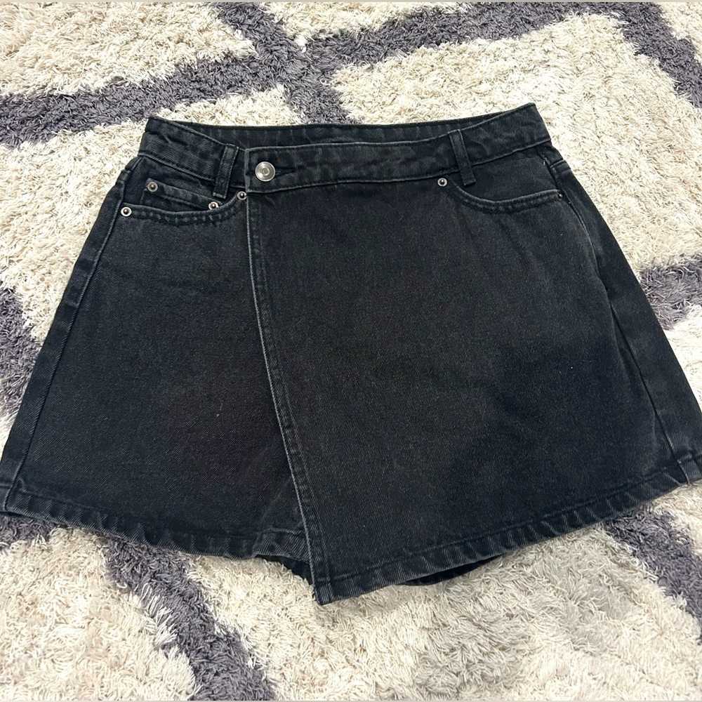 Black Jean skort size 0. - Picture 1 of 3